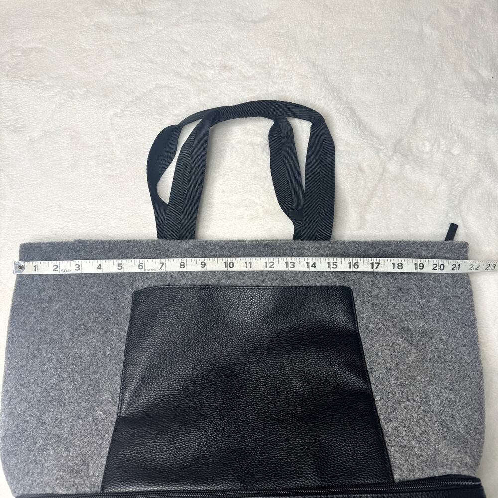 DSW Gray and Black Felt Zip Top Shoe Compartment Lightweight Travel Bag Tote - Picture 8 of 9